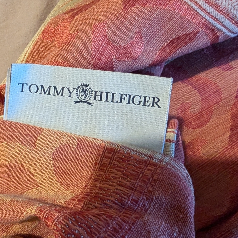 TOMMY HILFIGER CREST SCROLL DAMASK RED GRID KING SHAM SET - Picture 5 of 8